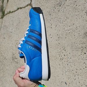Adidas Samoa sneakers